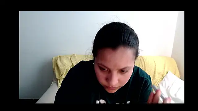 Emma Bunny1 online show from May 24, 6:46 pm