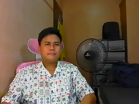 Snapshot of tipsy_butter chatting on May 21, 3:19 pm tipsy butter online show from May 21, 3:19 pm