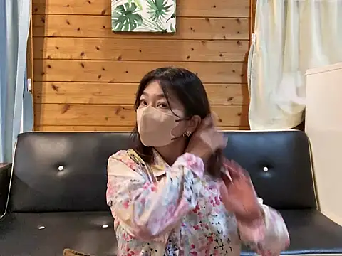 lemonade madame online show from April 18, 12:36 am