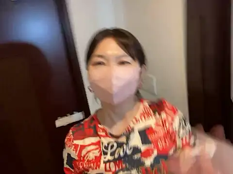 Snapshot of lemonade_madame chatting on May 22, 11:54 pm lemonade madame online show from May 22, 11:54 pm