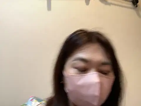Snapshot of lemonade_madame chatting on June 7, 1:43 am lemonade madame online show from June 7, 1:43 am