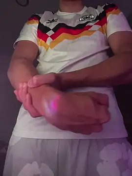 YorSexboy777 online show from April 5, 11:57 pm