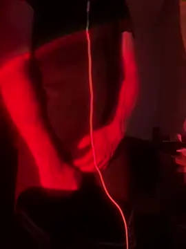 YorSexboy777 online show from April 29, 9:43 pm