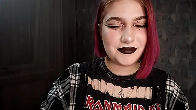 E thie online show from April 7, 3:23 pm