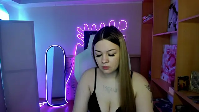 Snapshot of AmeliePeach chatting on April 25, 4:48 am AmeliePeach online show from April 25, 4:48 am