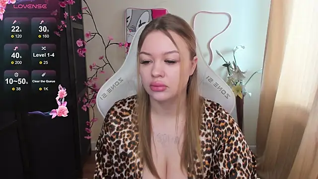 Snapshot of AmeliePeach chatting on May 17, 1:25 am AmeliePeach online show from May 17, 1:25 am