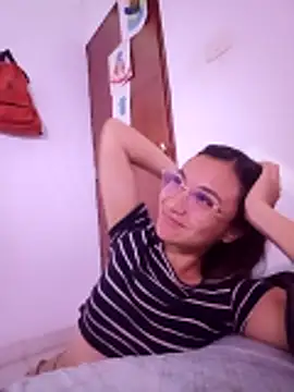 Leticia Hinkley  online show from April 14, 11:44 pm