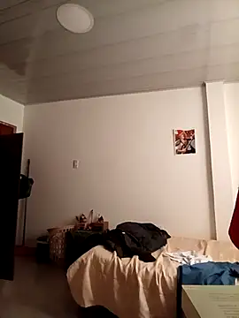 Leticia Hinkley  online show from April 16, 11:44 am