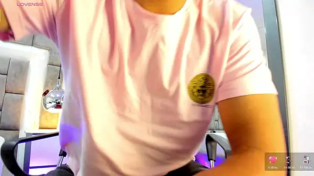 NohaBrooks online show from April 11, 7:45 am