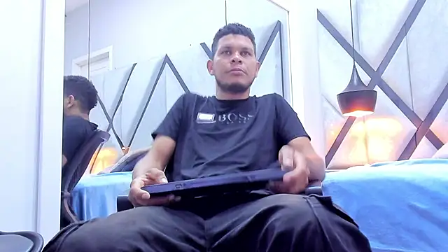 NohaBrooks online show from April 17, 12:52 pm