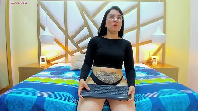 ChloeAshdord online show from April 11, 8:46 pm