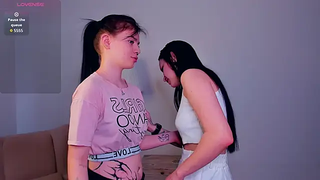 CindyPoster online show from April 7, 5:41 am