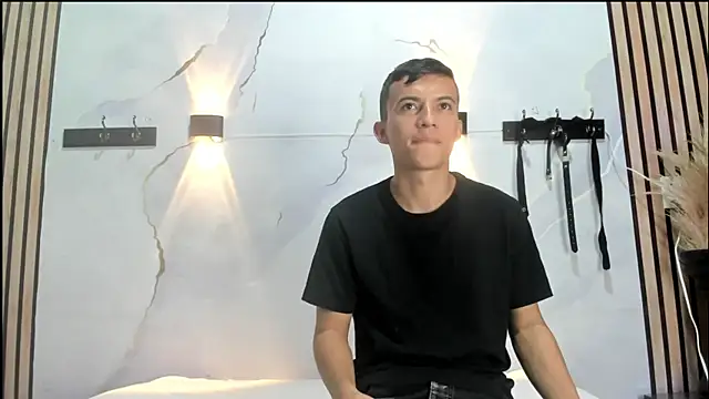 DilanAndKing online show from April 15, 1:18 pm