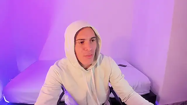 Axel  fierro online show from April 14, 8:04 pm