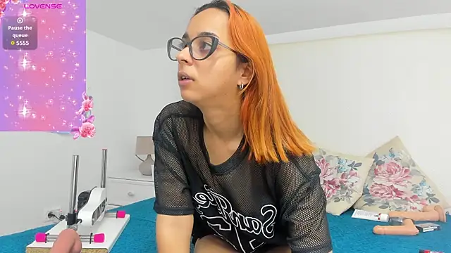 anna squirtz online show from April 17, 7:50 pm