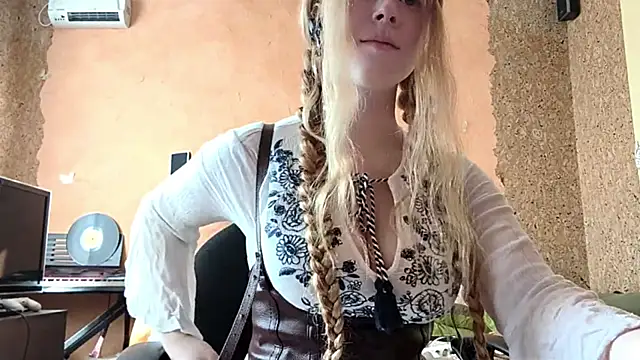 KateVibe 01 online show from April 7, 11:15 pm