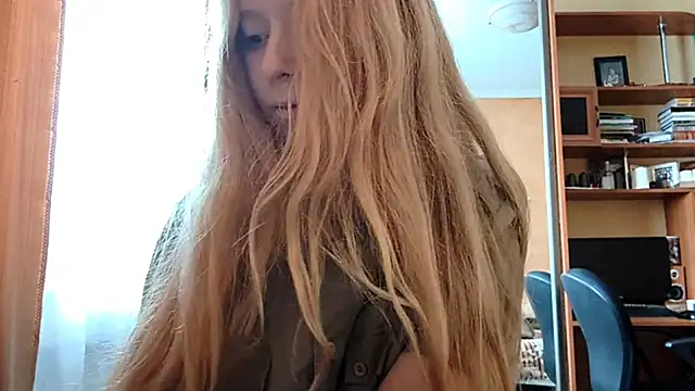 KateVibe 01 online show from April 14, 3:34 am