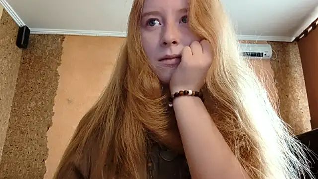 KateVibe 01 online show from April 18, 10:54 pm