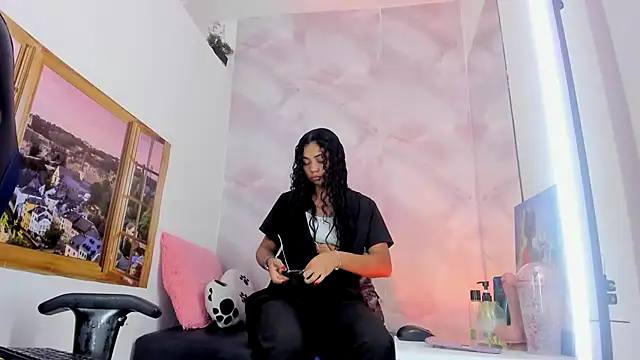 EllyBloom online show from June 15, 1:13 pm