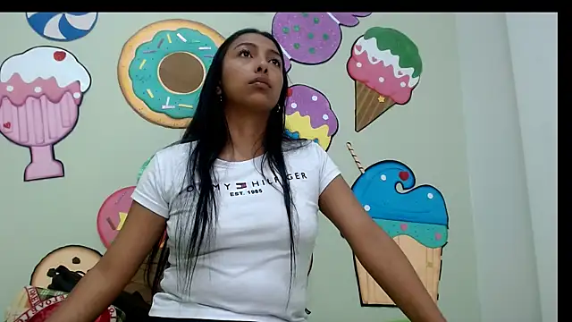 pamelaskiny20 online show from April 9, 12:54 am