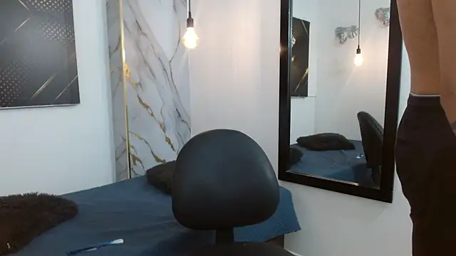 GoldenDesireX  online show from April 12, 7:19 pm