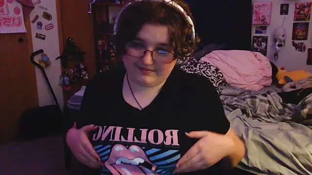 femcelsam online show from April 8, 4:01 am