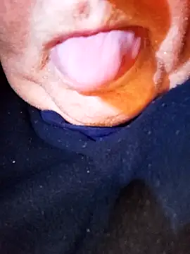 lickboy40 online show from May 13, 9:00 pm