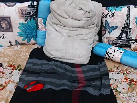 ChocolateClitt online show from April 11, 5:23 am