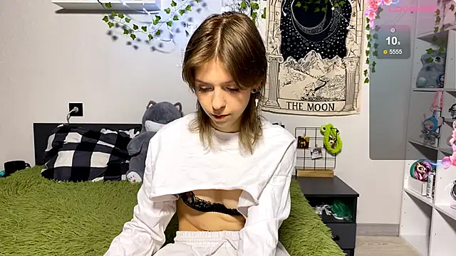 LunaBless online show from April 11, 11:09 pm