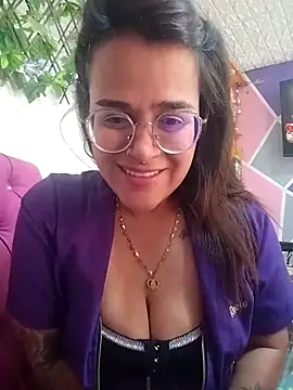 rochylinda online show from April 23, 3:25 pm