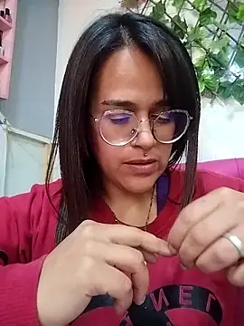 rochylinda online show from April 24, 5:15 pm