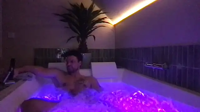 YoloNude online show from April 12, 9:20 pm