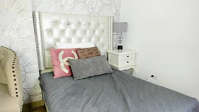 cathaleja 20  online show from April 18, 7:07 pm