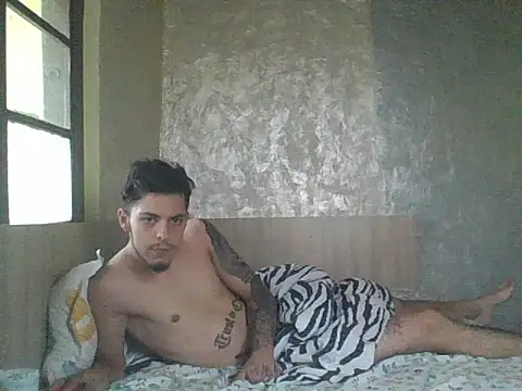 Snapshot of robertmrn112 chatting on May 21, 4:58 pm robertmrn112 online show from May 21, 4:58 pm