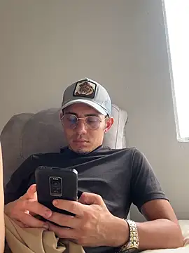 John Hot6 online show from April 9, 6:24 pm