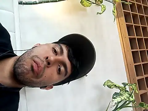 RodrigoColby2 online show from April 10, 7:18 pm