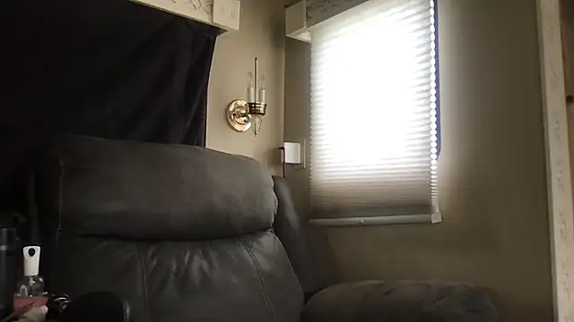 Snapshot of GypsiiCornel chatting on April 26, 2:48 pm GypsiiCornel online show from April 26, 2:48 pm