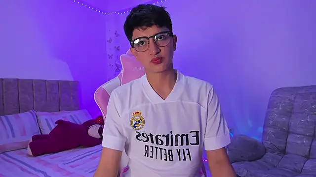 SaNti ll online show from April 8, 2:22 am