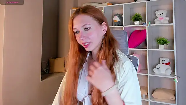 Sienna Nyx online show from April 15, 9:38 am