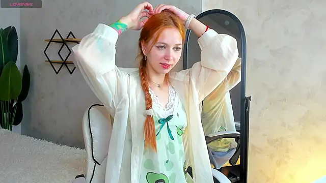 Sienna Nyx online show from April 16, 9:10 am