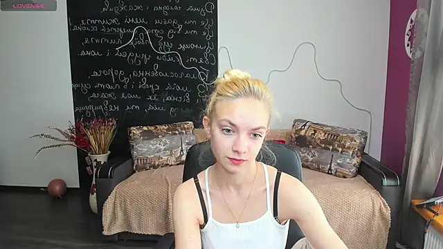 Snapshot of SonnySofia chatting on May 29, 5:38 am SonnySofia online show from May 29, 5:38 am