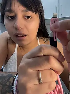 daranoirvc online show from April 8, 11:16 pm