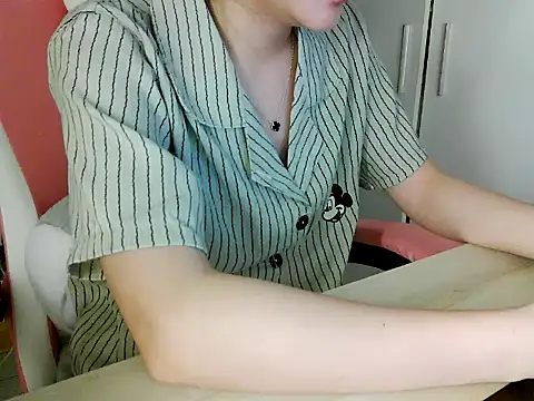 lucienguyen online show from April 7, 9:43 am