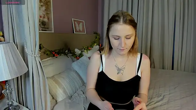 April Jackson online show from April 16, 1:06 am