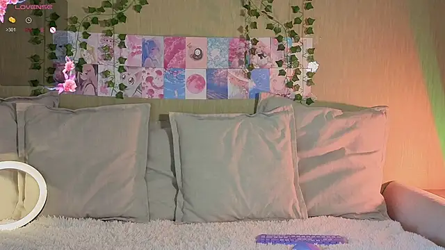 LunaNyanmi online show from April 11, 9:02 am