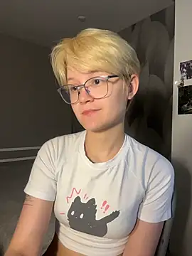 Snapshot of LunaDori chatting on July 7, 12:46 am LunaDori online show from July 7, 12:46 am