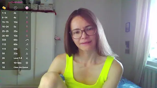 mmmay day online show from April 18, 3:10 am