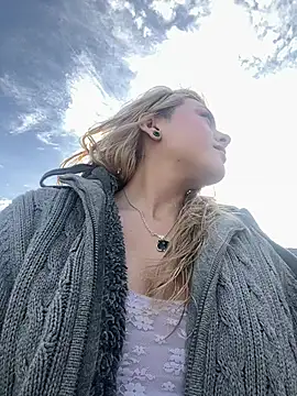 SilvyDiamond online show from April 9, 4:23 pm