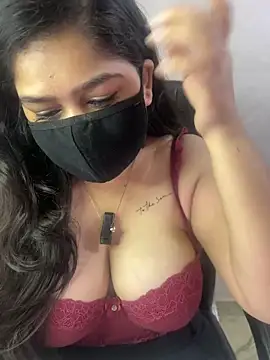 Snapshot of sarasofiaa_ chatting on June 13, 10:24 am sarasofiaa online show from June 13, 10:24 am