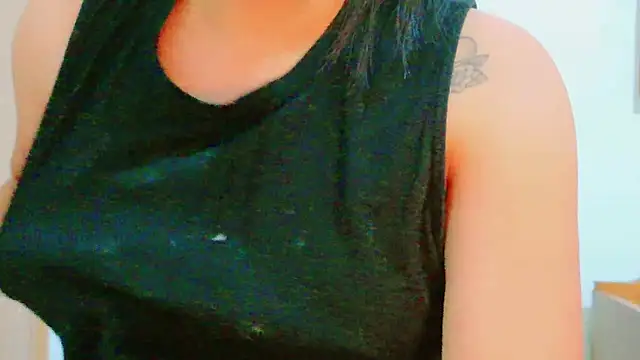 Snapshot of MojaditPussy chatting on April 25, 2:36 pm MojaditPussy online show from April 25, 2:36 pm